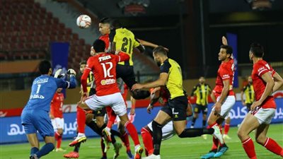 الشوط الأول.. التعادل السلبي يسيطر على مباراة الأهلي والمقاولون العرب