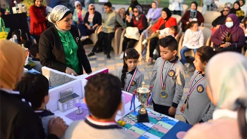 النائبة هالة ابو السعد تكرم فريق أطفال