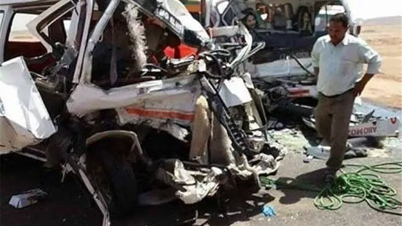 إصابة 12 شخصًا في حادثي تصادم بالبحيرة