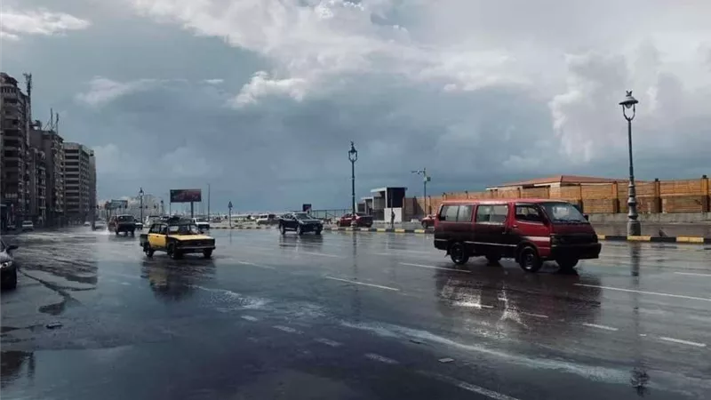 محافظ الإسكندرية: غدًا نتهى نوة الأمطار الغزيرة