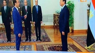 حازم عمر يؤدي اليمين الدستورية نائبًا لمحافظ قنا