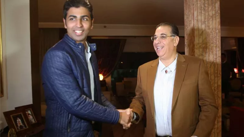 السفير المصري في تونس يرسل تحياته لمحمود الخطيب