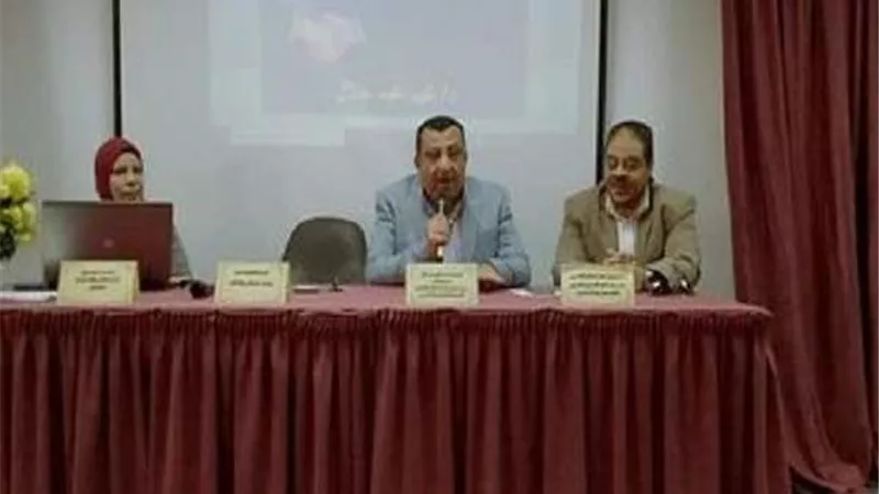 افتتاح دورة تأهيل أخصائي التخاطب المقدمة من وحدة التأهيل النفسي والتدريب بجامعة السويس