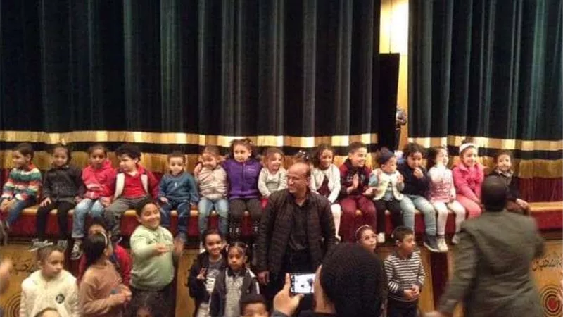 مسرح نقابة الصحفيين يشهد عروضاً للعرائس.. وأبناء الأعضاء يحتشدون إعجاباً بها (صور)