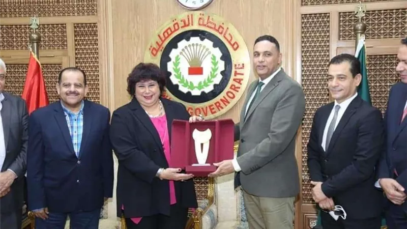 وزيرة الثقافة تلتقى مع محافظ الدقهلية لبحث سبل تكثيف الفعاليات الفكرية والفنية بالمحافظة
