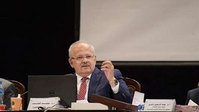 الخشت يوجه عمداء الكليات بمتابعة مؤشرات الأداء خلال السنوات القادمة