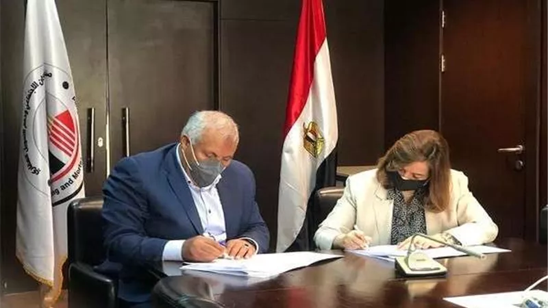 الزملوط ومي يوقعان بروتوكول تعاون لتنفيذ وحدات سكنية متنوعة