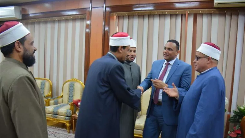 محافظ الدقهلية يستقبل علماء الأزهر والأوقاف للتهنئة بمنصبه