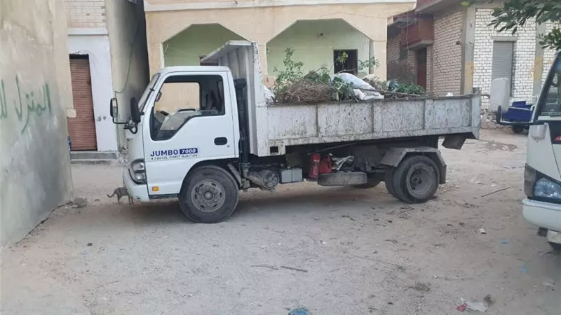 حملة نظافة مكبرة بأحياء وشوارع مركز بني مزار بالمنيا