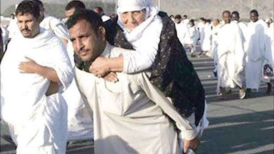 هل بر الوالدين يكون سببًا لتكفير الذنوب؟.. الإفتاء تجيب