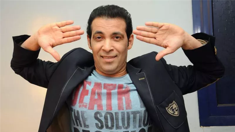 سعد الصغير يمازح مضيفة طيران 