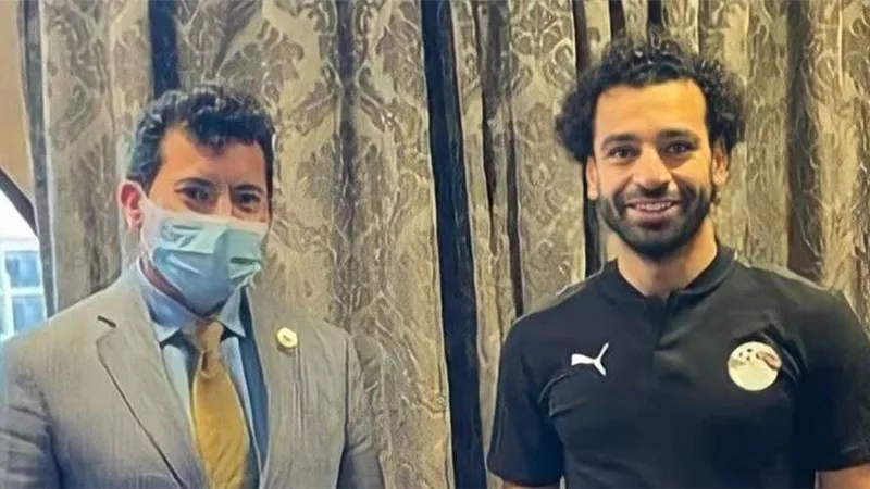 وزير الشباب والرياضة يهنئ محمد صلاح بجائزة القدم الذهبية