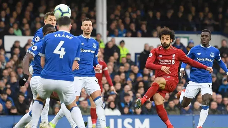 بث مباشر.. مباراة ليفربول وإيفرتون في الدوري الانجليزي
