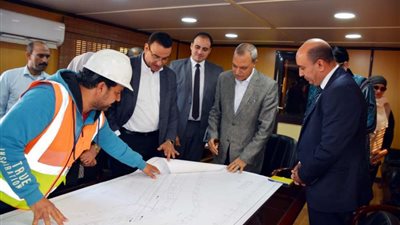 محافظ القليوبية يتفقد مشروعات مدينة شبرا الخيمة لدفع الأعمال