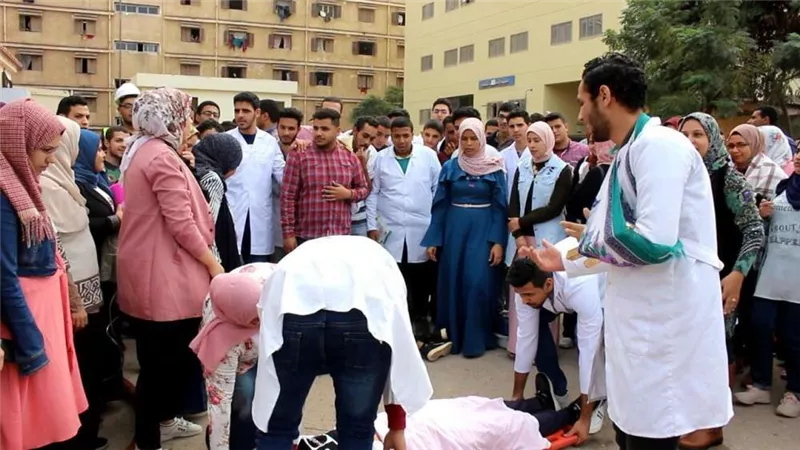 وكيل صحة الدقهلية يقرر غلق المدرسة الفنية بشربين بعد اختناق 86 طالبة