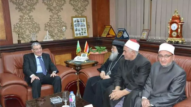 محافظ المنيا يستقبل وفد من الكنيسة والأزهر.. ويؤكد: التنمية تحتاج إلى تكاتف الجميع