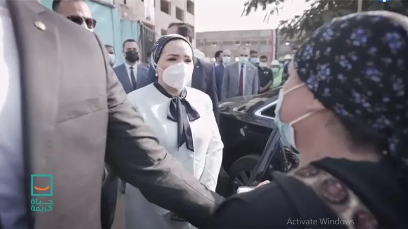 حياة كريمة تستجيب للست 