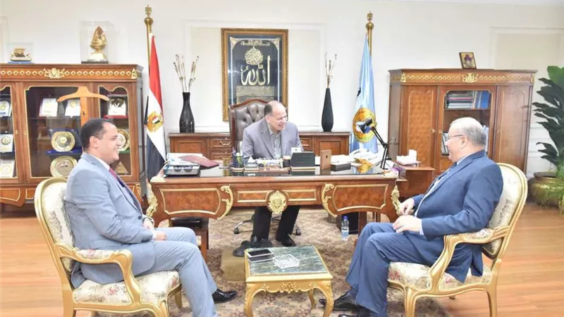 محافظ أسيوط يستقبل نائب رئيس جامعة أسيوط