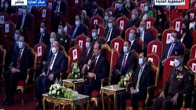 الرئيس السيسي يكشف أصعب وأجمل لحظة مرت عليه