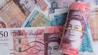 تراجع سعر الإسترليني اليوم الأحد في مصر