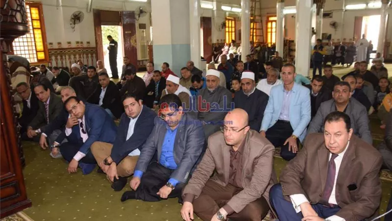 محافظ بني سويف يؤدي أول صلاة جمعة بمسجد عمر بن عبد العزيز