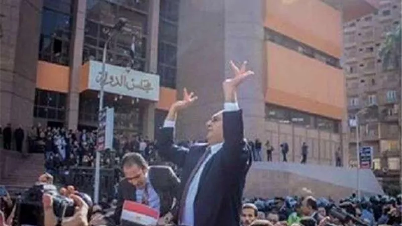 من أجل أموال قطر وتركيا.. صاحب واقة الإصبع