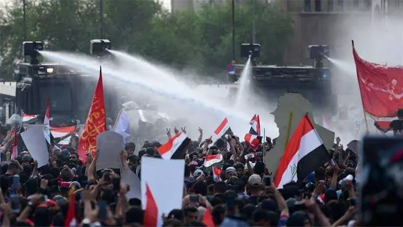 مقتل 8 وإصابة 50 في إطلاق رصاص على المتظاهرين ببغداد