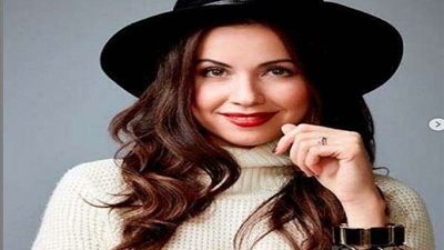 شاهد.. ريا أبي راشد تبهر متابعيها بإطلالتها مع نجمان عالميان
