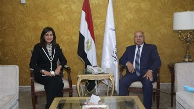 وزيرا الهجرة والنقل يبحثان التيسيرات الخاصة بسفر العمالة المصرية في الأردن