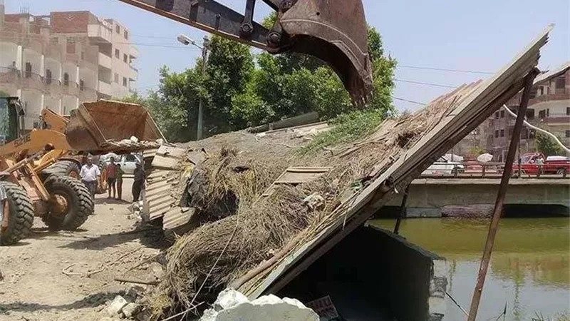 حملات إزالة مكبرة للتعديات على الأراضي الزراعية بأشمون