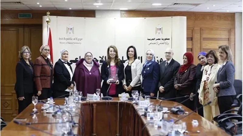 مايا مرسي تهنئ غادة والي بمنصبها الجديد بالأمم المتحدة (صور)