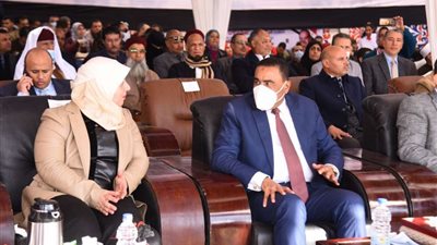 محافظ مطروح ينقل تهنئه الرئيس السيسي لأهالي المحافظة بمناسبة العيد القومي