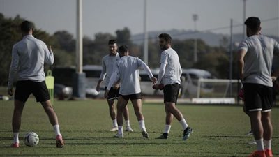 استعداداً للسوبر.. الأهلي ينهي أول تدريباته في قطر