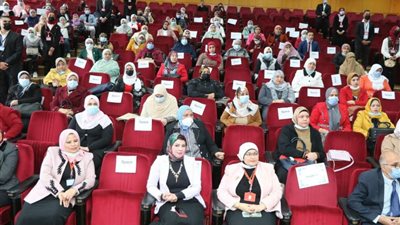 طلاب صيدلة المنوفية يبدعون في عرضهم المسرحى