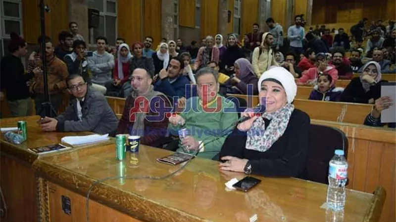 صيدلة المنوفية تقدم عرضها المسرحي بحضور الفنانة مديحة حمدي