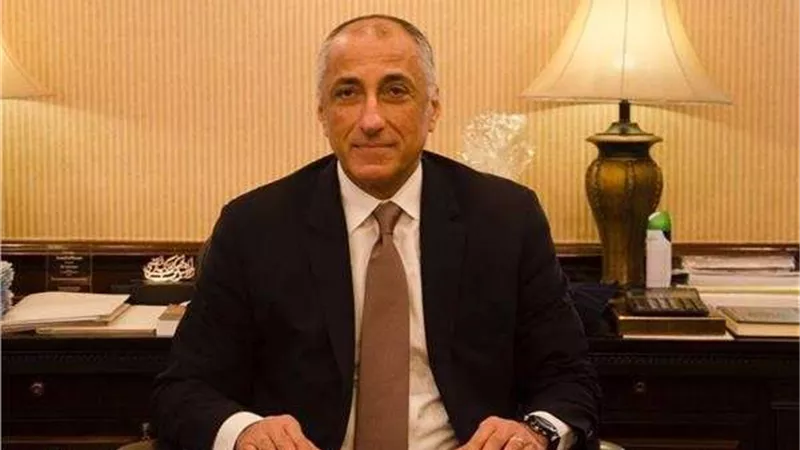 محافظ البنك المركزي يكرم سفير الكويت بمناسبة انتهاء فترة عمله بالقاهرة