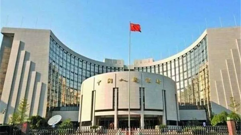 المركزي التركي يخفض الفائدة وتراجع الليرة إلى 15.658 أمام الدولار