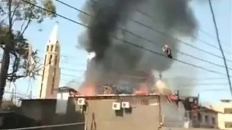 نشوب حريق في مصنع للطوب وإصابة رئيس وحدة الحماية المدنية