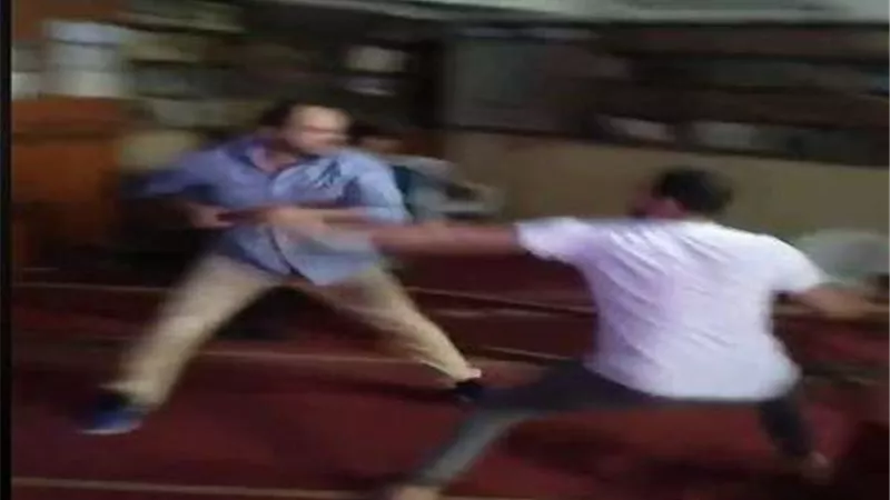 بسبب المنافسة الدراسية.. مصرع طالب ثانوي على يد صديقه بالشرقية
