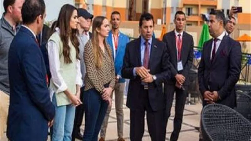 بحضور وزير الشباب.. وفد من أعضاء الكونجرس الأمريكي يزور المدينة الرياضية بـ حي الأسمرات