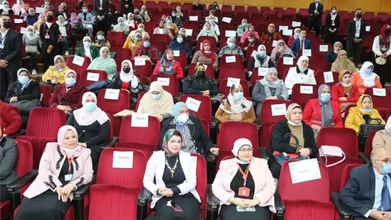 طلاب صيدلة المنوفية يبدعون في عرضهم المسرحى