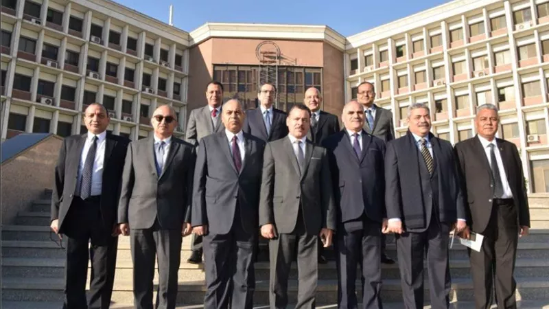 استعداد لزيارة الرئيس السيسي.. الجمال يستقبل كوكبة من  رؤساء جامعات الوجه القبلي في مكتبة بأسيوط