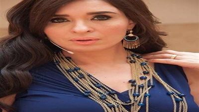 دينا تكشف أسباب أزمة صورتها بالحجاب