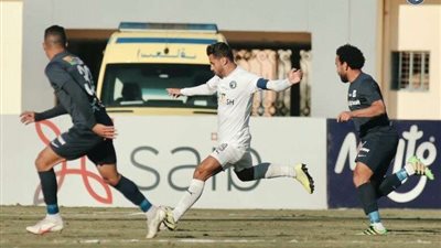 بخطأ فادح من إكرامي.. إنبي يتعادل أمام بيراميدز في الدوري
