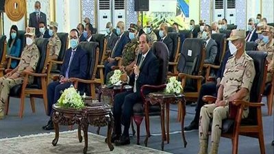 السيسي :  الدولة لا يمكنها أن تُشكل عبء على المستمثر