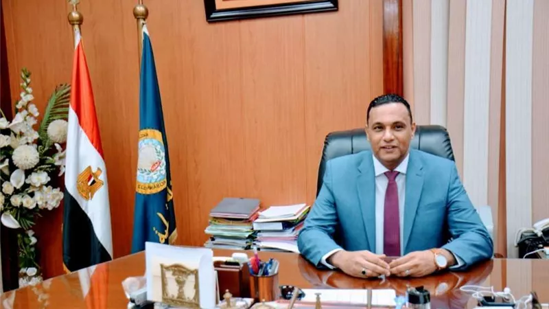محافظ الدقهلية يكلف رؤساء المراكز والمدن بكسح تجمعات المياه من الشوارع