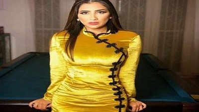 مي عمر تشعل السوشيال ميديا بـ