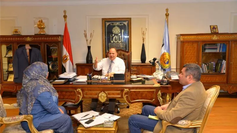 محافظ أسيوط يعلن تنفيذ خطة تنمية الموارد الذاتية للمحافظة وتعظيم الايرادات وضبط الانفاق وترشيده