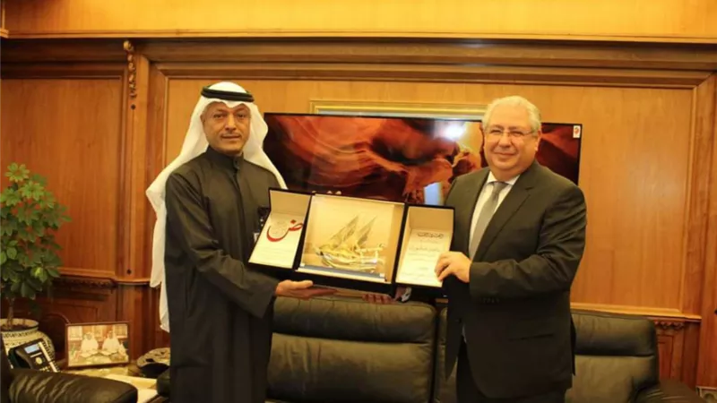 سفير مصر لدى الكويت يلتقي مدير المؤسسة العربية لضمان الإستثمار
