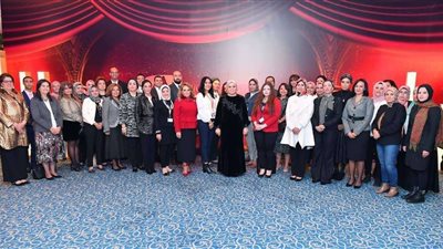 قرينة الرئيس تلتقي بمجموعة من الشباب المشاركين في منتدى شباب العالم
